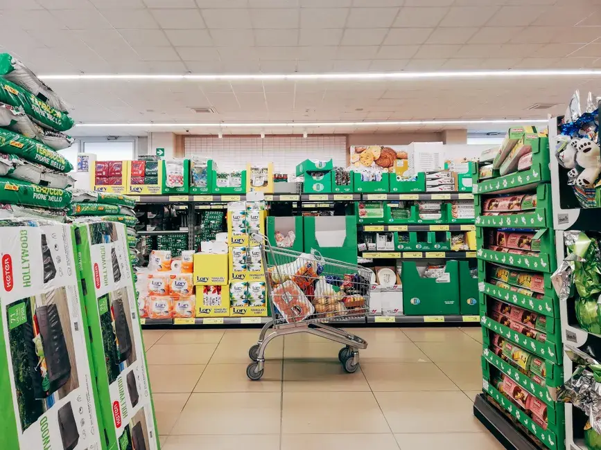 Fotografía de archivo que ilustra: Walmart abre sus tiendas a agentes de IA externos bajo control del usuario; Amazon los veta