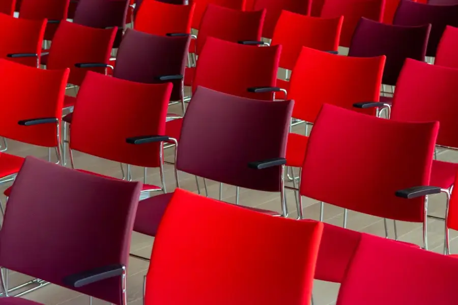 EEUU y China acuerdan crear canal de comunicación bilateral sobre incidentes de IA