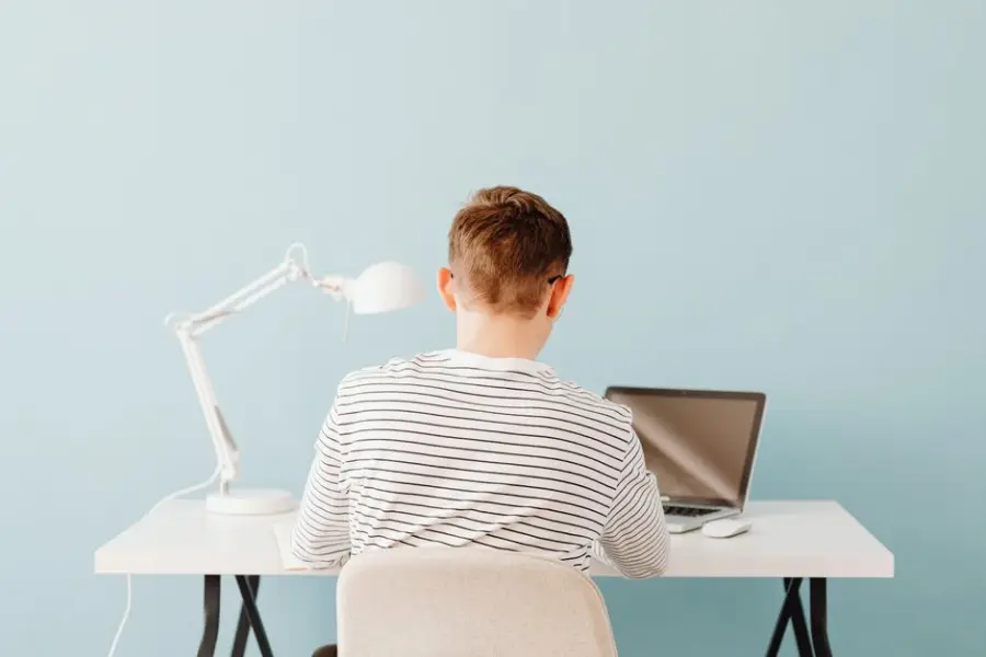 Fotografía de archivo que ilustra: OpenAI añade predicción de edad a ChatGPT para proteger menores de contenidos inapropiados