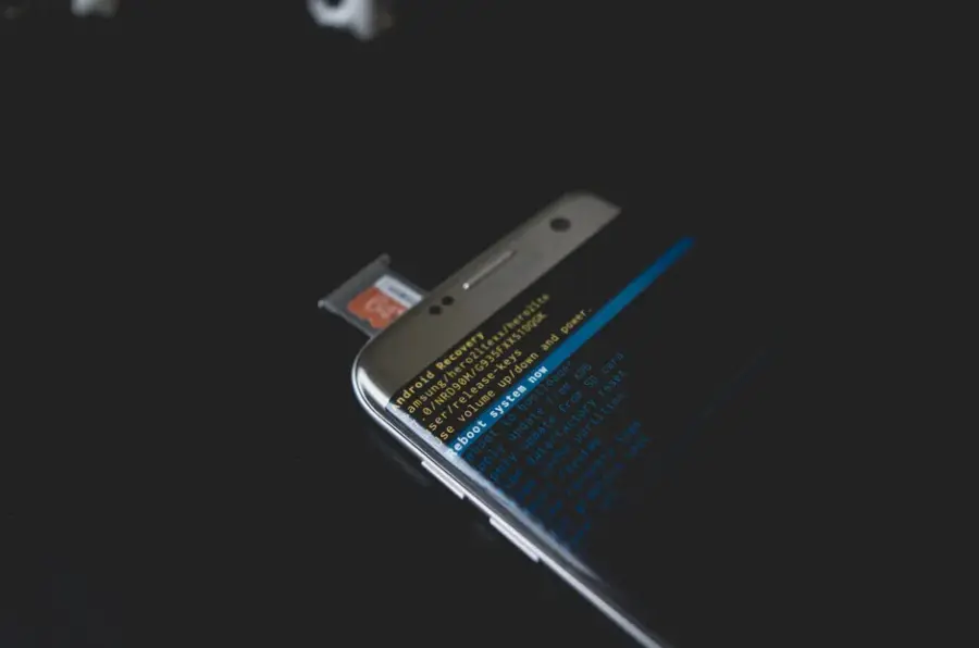 Apple diseñaría un sistema escalonado que limitaría el acceso a IA en iPhone según el modelo