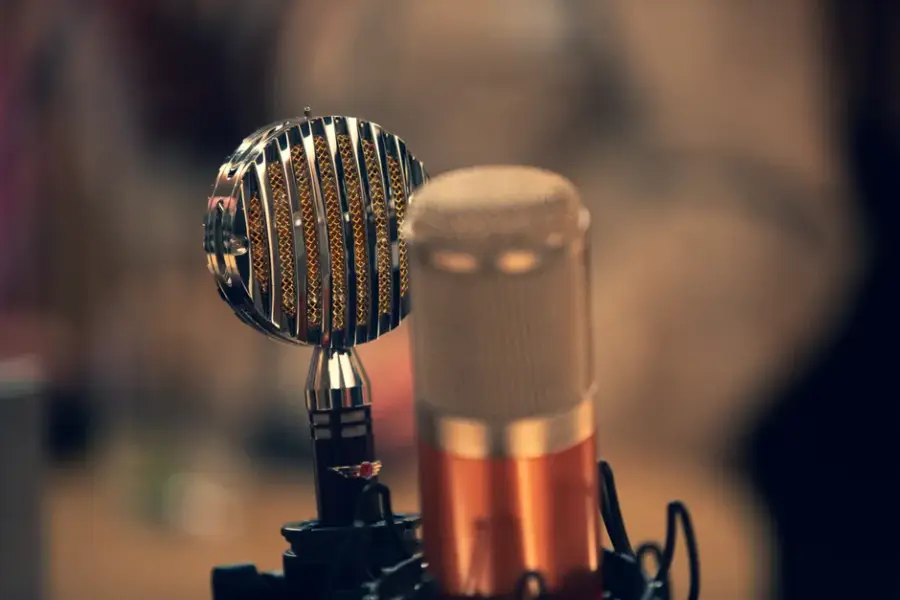 Fotografía de archivo que ilustra: Entravision lanza Coyotec, un presentador de radio con IA que habla español y ya se emite en varios mercados…