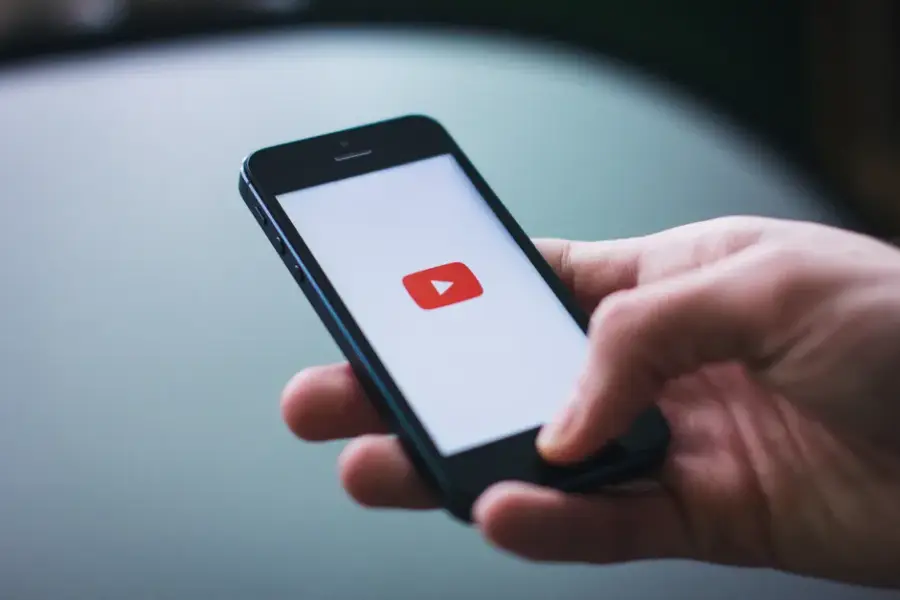 YouTube lanza Custom Feeds con IA para personalizar el algoritmo de recomendaciones