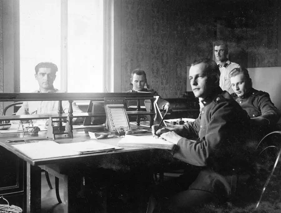 Fotografía de archivo que ilustra: El vacío entre ganancias de IA en tareas y productividad empresarial real