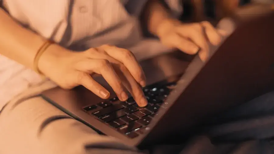 Fotografía de archivo que ilustra: Cómo ver, corregir o apagar la memoria de ChatGPT, Gemini y Claude entre conversaciones