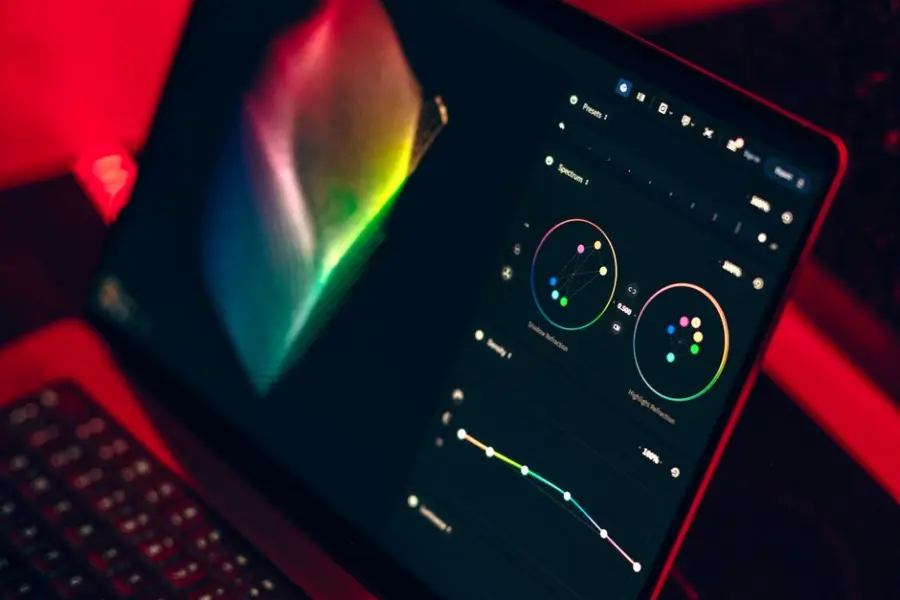 Slack lanza Slackforce Surfaces para crear informes y dashboards con IA en chats