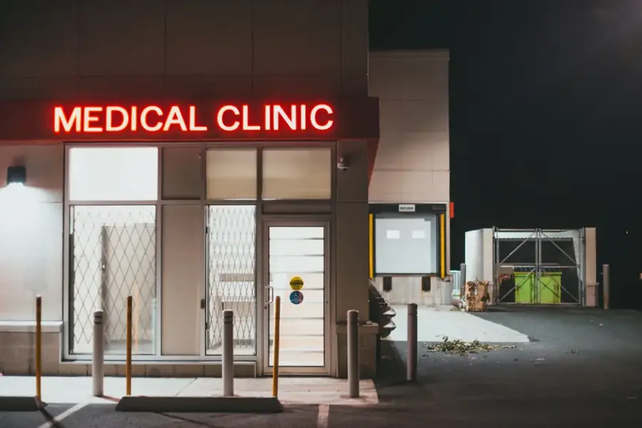 Un modelo de IA de OpenAI acierta más que los médicos en el triage de una guardia