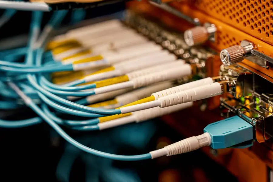 Fotografía de archivo que ilustra: Cornell Tech desarrolla receptor óptico para alimentar chips de IA con menos energía