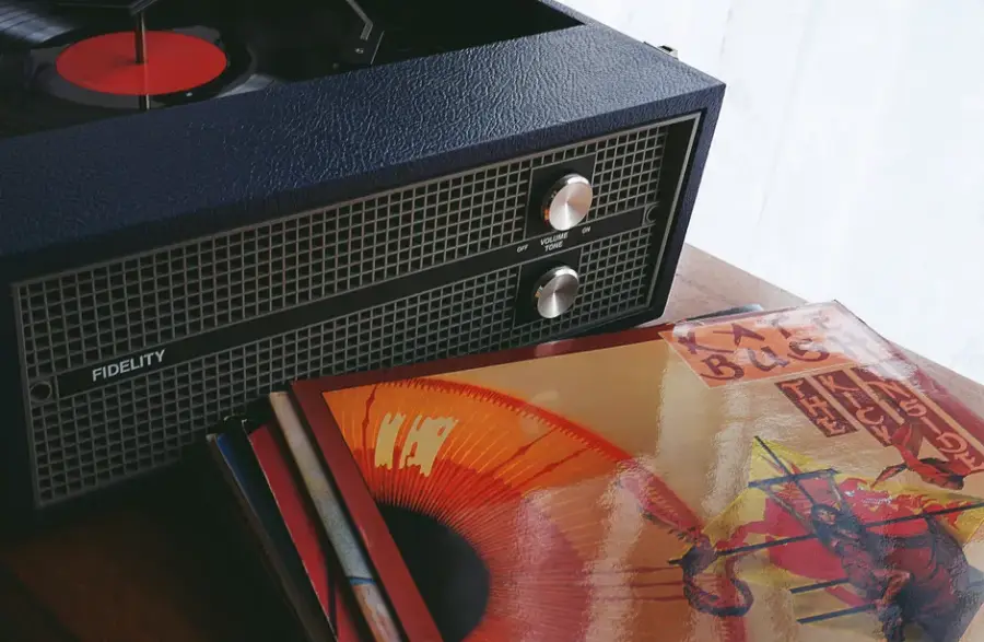 Fotografía de archivo que ilustra: Reservoir demanda a Suno y Anthropic por usar 1.900 canciones sin permiso para entrenar IA