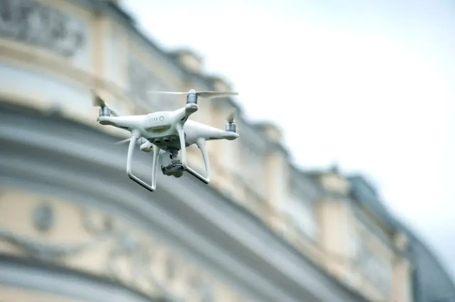 GPT-6 Astra supera a Claude Fable en benchmarks de agentes económicos y control de drones