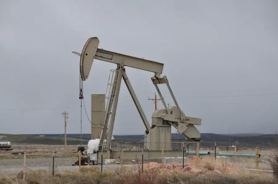 Un estudio de la UT Austin propone refrigerar centros de datos de IA en Texas con agua residual del petróleo
