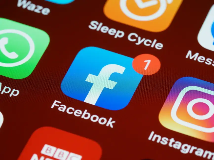 Instagram busca una solución al contenido de IA que plagia obras de artistas y comediantes