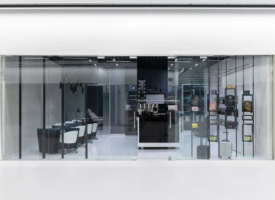El arquitecto de las Apple Store cuestiona la apuesta del sector tecnológico por el 'shopping' con IA