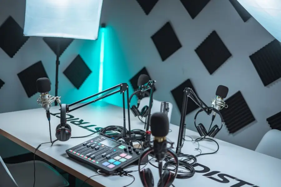 Fotografía de archivo que ilustra: AWS presenta generador automático de podcasts con Amazon Nova 2 Sonic