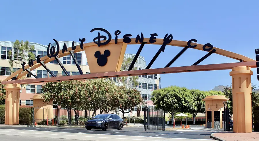 Disney nombra a su primer CTO al exCEO de Character.AI, empresa que había acusado de infracción