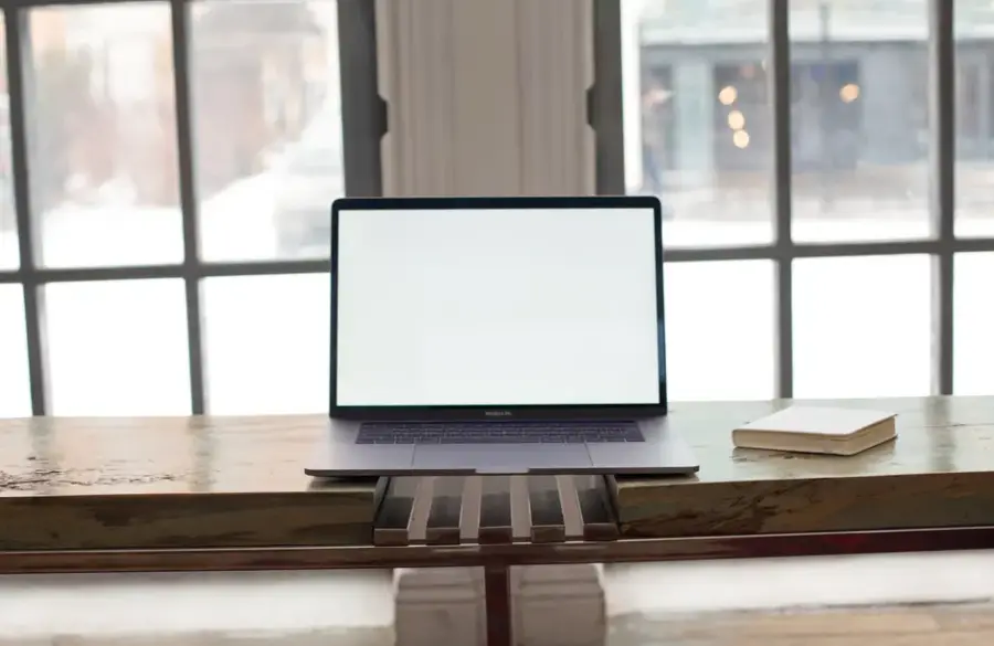 Fotografía de archivo que ilustra: Datos de Stanford y DigitalES muestran caída del empleo junior en desarrollo por la IA generativa
