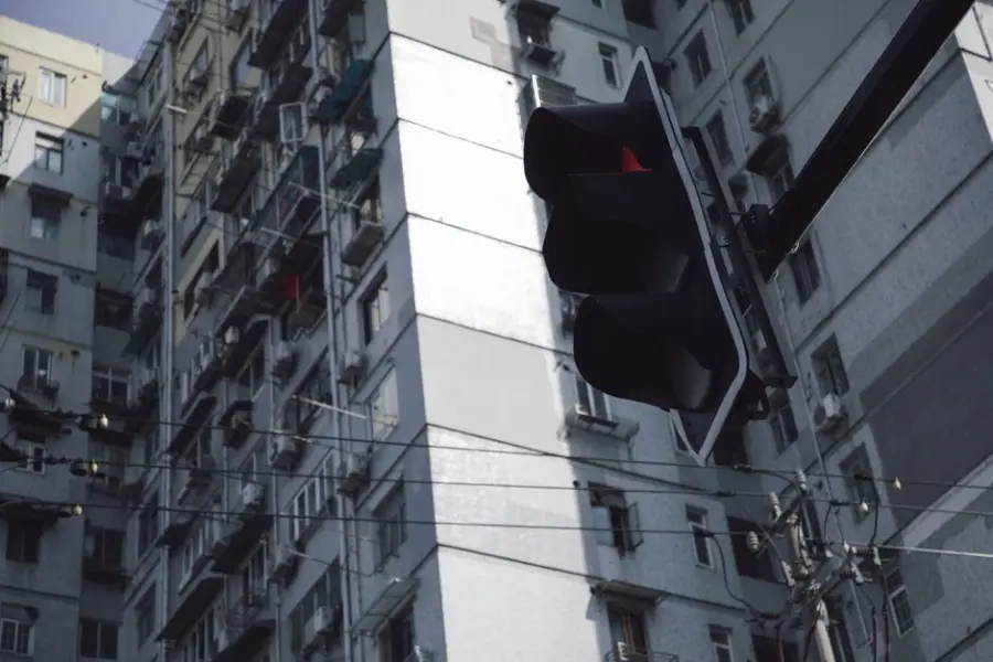 Fotografía de archivo que ilustra: Madrid activa semáforos inteligentes con visión artificial para optimizar el tráfico urbano
