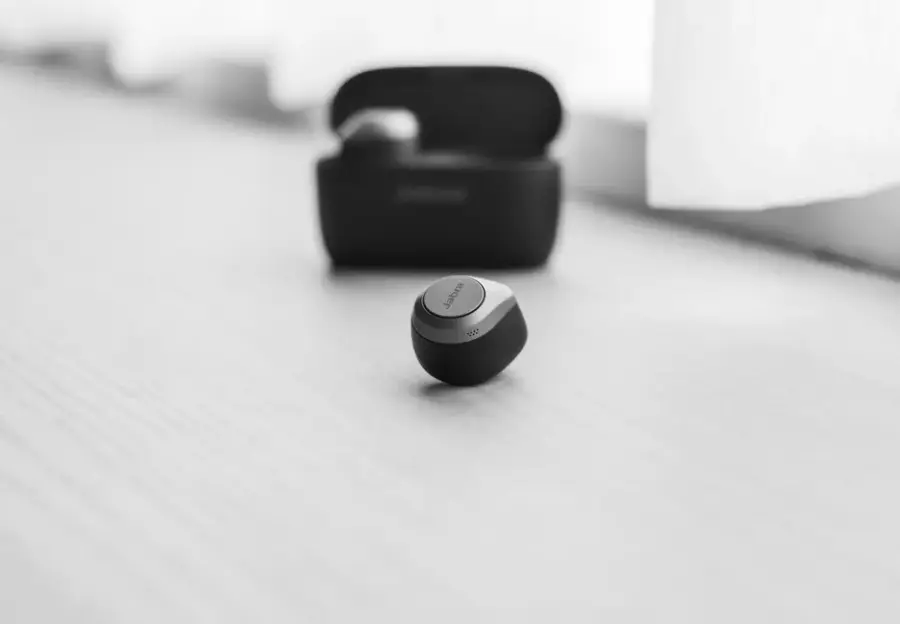 Fotografía de archivo que ilustra: Samsung lanza los Galaxy Buds On, auriculares abiertos tipo clip con Gemini Live