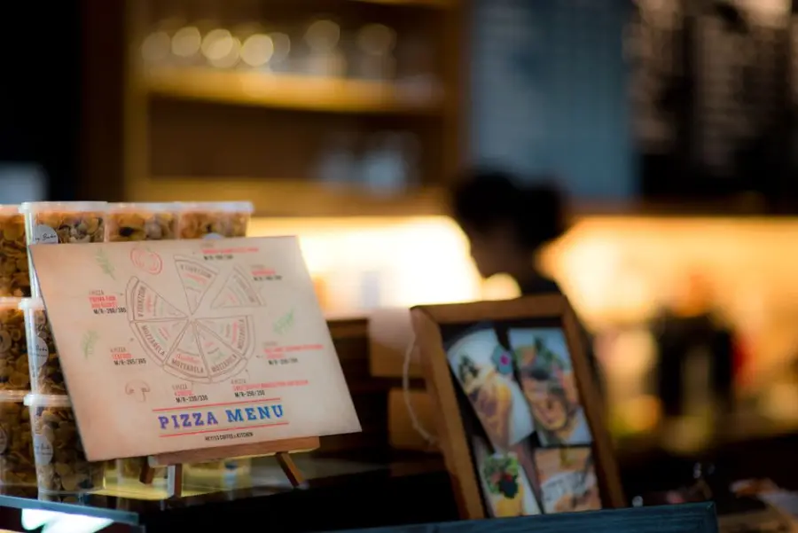 Restaurantes de EE.UU. usan IA para fotos de menú y generan rechazo de clientes