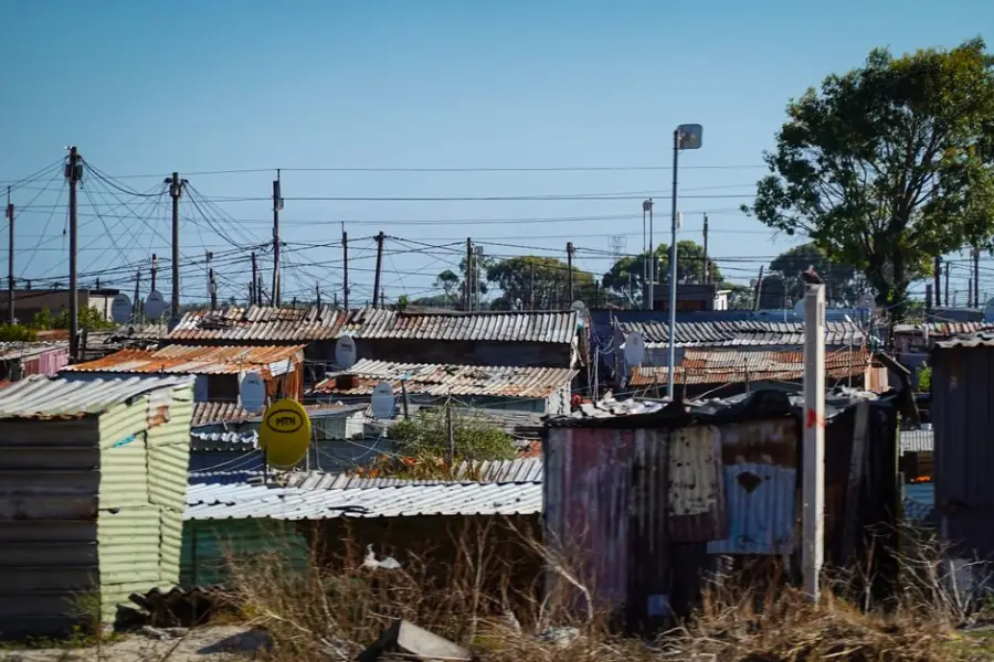Análisis con IA y satélites revela subregistro de hasta 3,4 millones de personas en barrios populares de Argentina