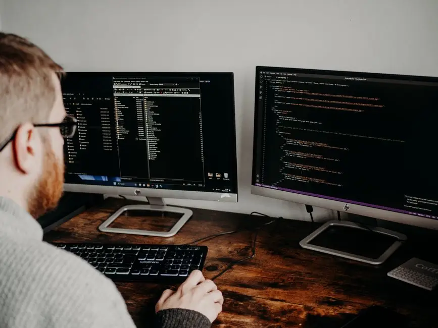 Fotografía de archivo que ilustra: AWS publica patrones prácticos para diseñar herramientas MCP eficientes en agentes IA