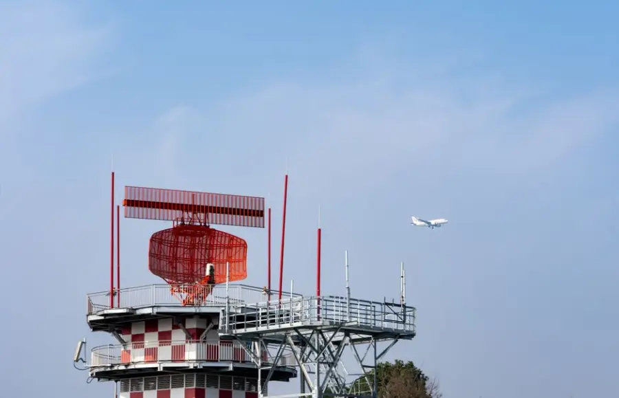 FAA lanzará software de IA de 875 millones de dólares para gestionar tráfico aéreo