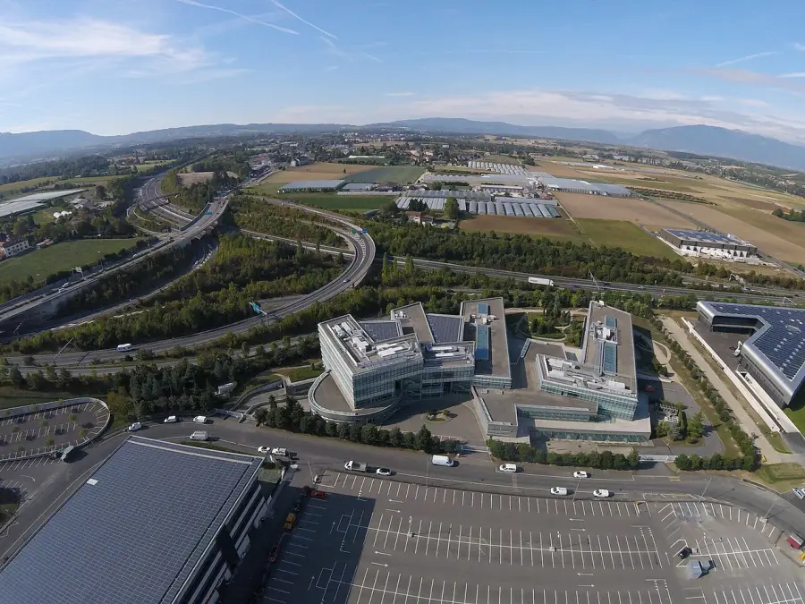 Caen las acciones de chips e IA en Europa mientras el Ibex 35 sube