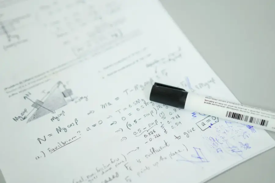 Fotografía de archivo que ilustra: GPT-5.2 Pro resuelve problemas matemáticos avanzados con 31% de aciertos en FrontierMath