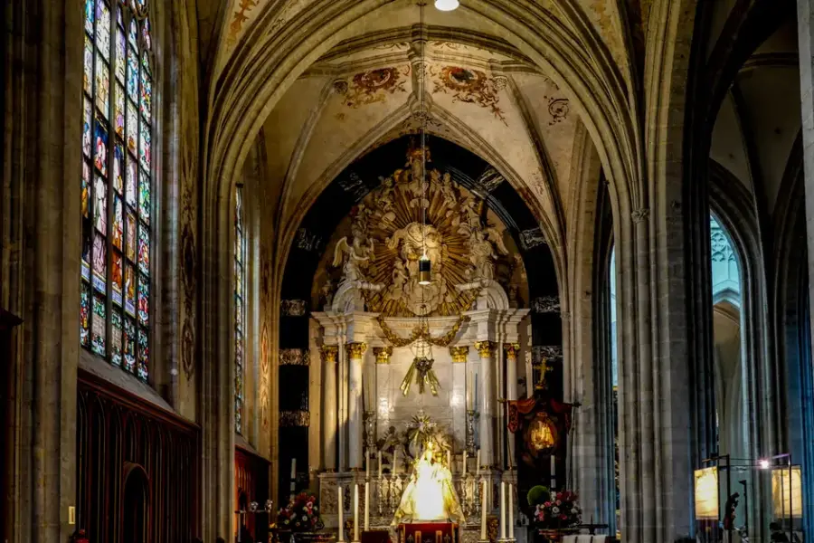 El Papa León XIV afirma que las preocupaciones sobre seguridad de la IA no son 'noticias falsas'