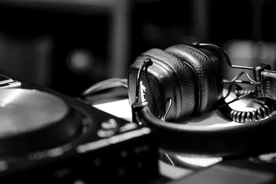 YouTube Music añade etiquetas para identificar la música generada por IA