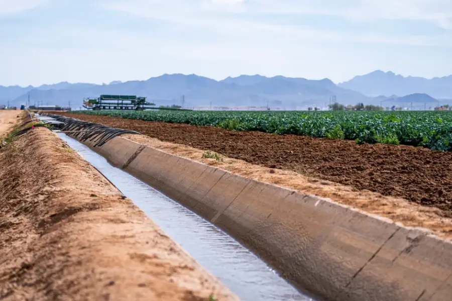 Fotografía de archivo que ilustra: Aragón autoriza a AWS aumentar un 48 % el agua de su centro de datos de El Burgo de Ebro