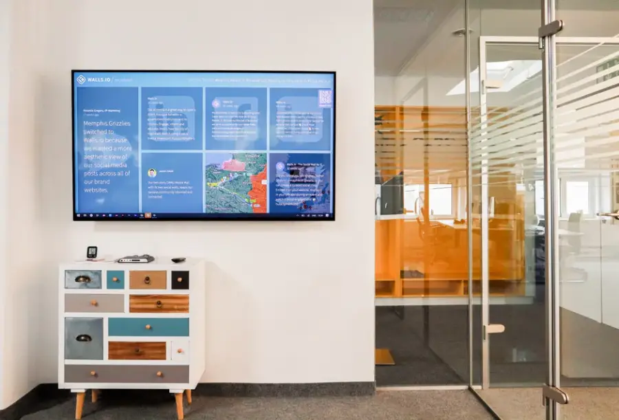 Apple prueba internamente su smart display Home Hub con Siri AI y reconocimiento facial