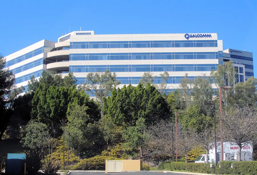 Qualcomm presenta chips Snapdragon 8 Elite Gen 6 con capacidad de ejecutar modelos de IA de 30.000 millones de parámetros en el dispositivo