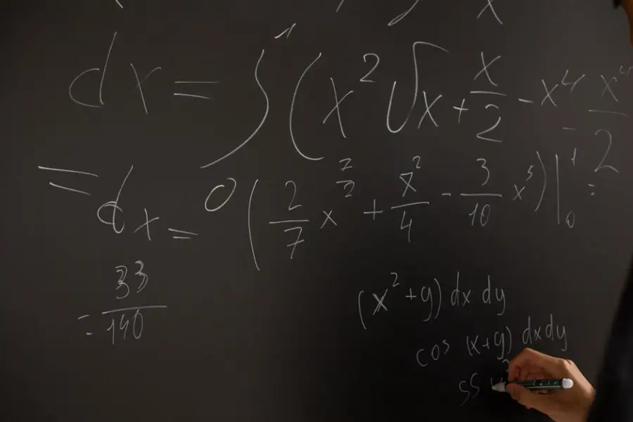 OpenAI crea grupo asesor de matemáticos tras resolver su IA más de 100 problemas abiertos