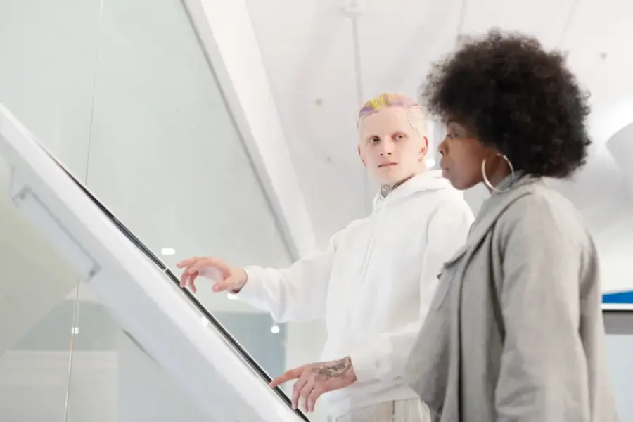 La Casa Blanca lanza America.gov, chatbot con Gemini de Google para trámites gubernamentales