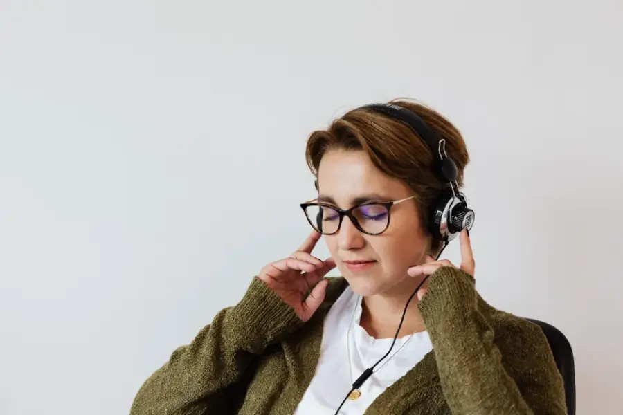 Meta despliega en Connect gafas inteligentes de audio, incluidas unas para pérdida auditiva a 150 dólares
