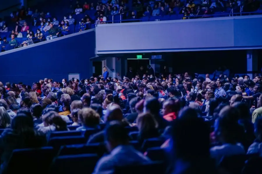 AWS Bedrock AgentCore: asistente inteligente para eventos con memoria persistente y autenticación