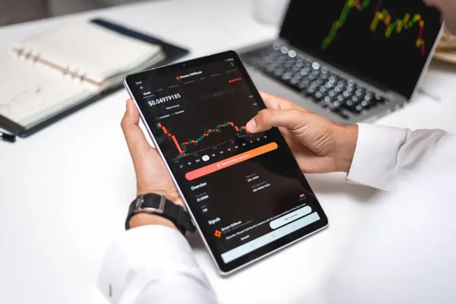 Banco Sabadell firma con T-Systems una plataforma soberana para escalar la IA agéntica