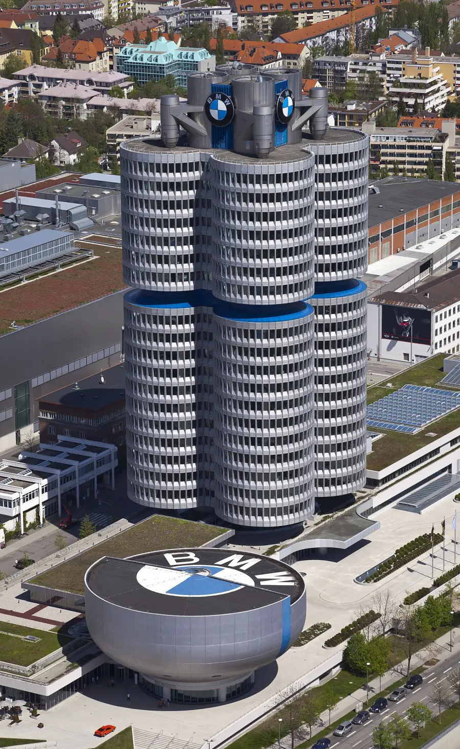 BMW usa Prophet y AWS Step Functions para detectar anomalías de coste en 14.000 cuentas cloud