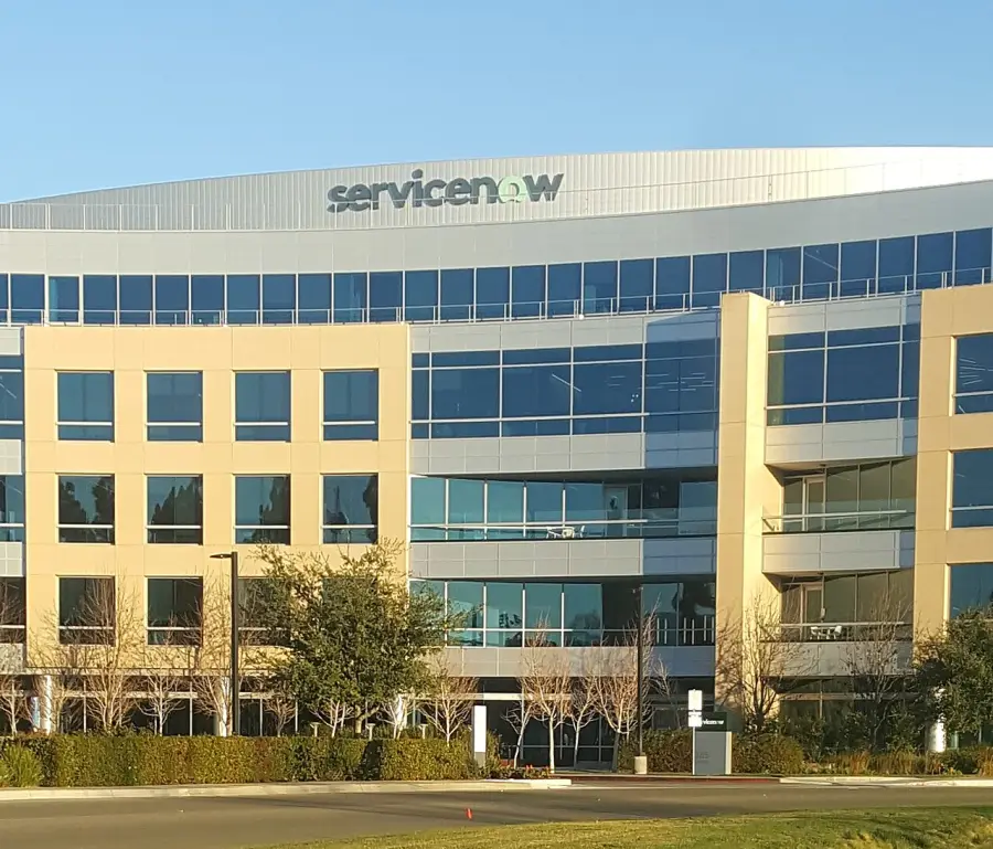 ServiceNow reorienta su negocio hacia IA y ciberseguridad tras adquirir Armis por 7.750 millones