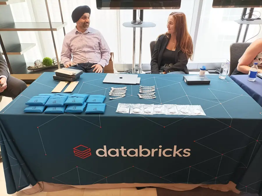 AWS detalla arquitectura para automatizar reposición de inventario con Databricks Genie y Amazon Quick