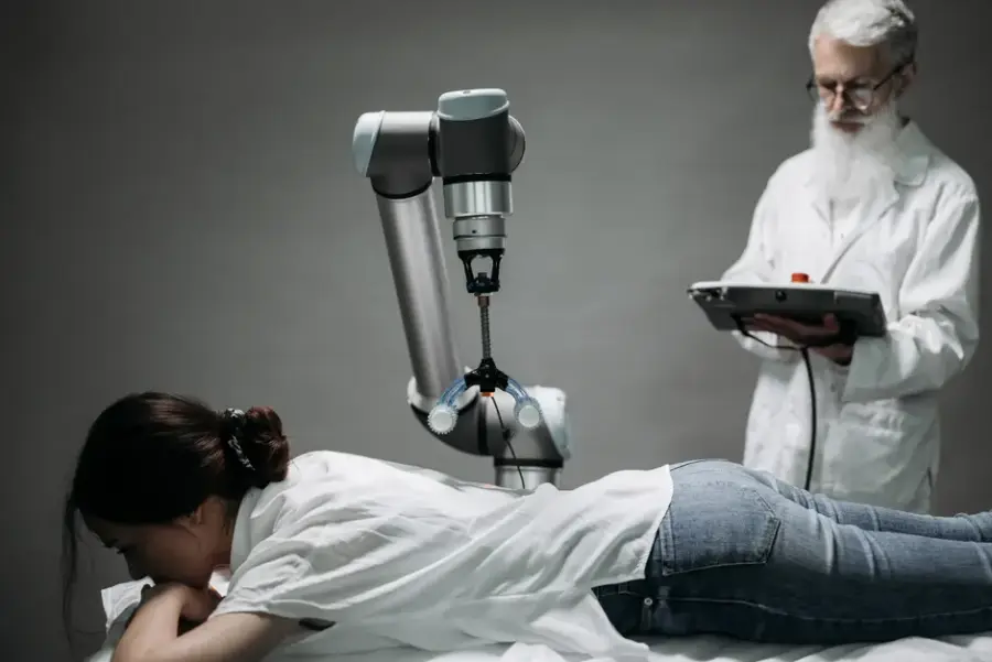 MIT Technology Review analiza por qué los robots humanoides con IA tardarán años en ser útiles