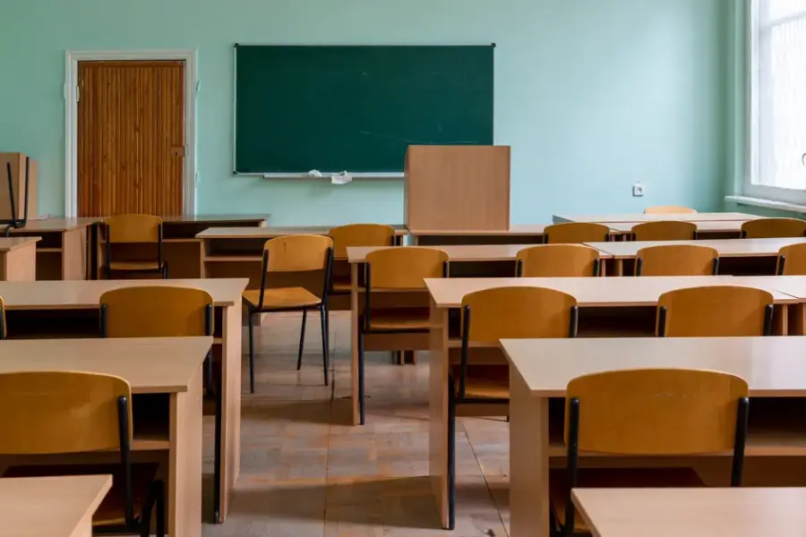 Cataluña planea prohibir el uso de IA en las aulas hasta los 14 años, dentro de un plan de bienestar digital