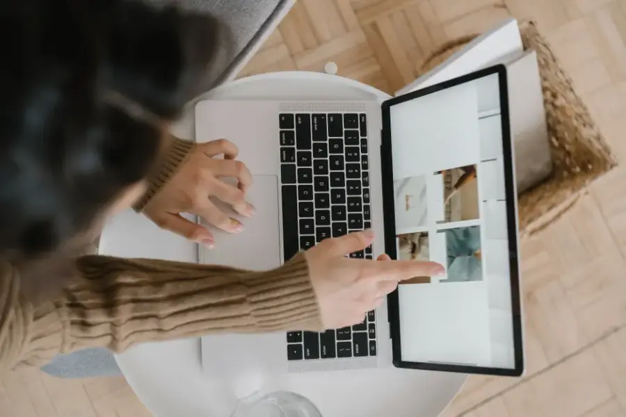 Fotografía de archivo que ilustra: AWS permite previsualizar en vivo las aplicaciones web que construye un agente de programación